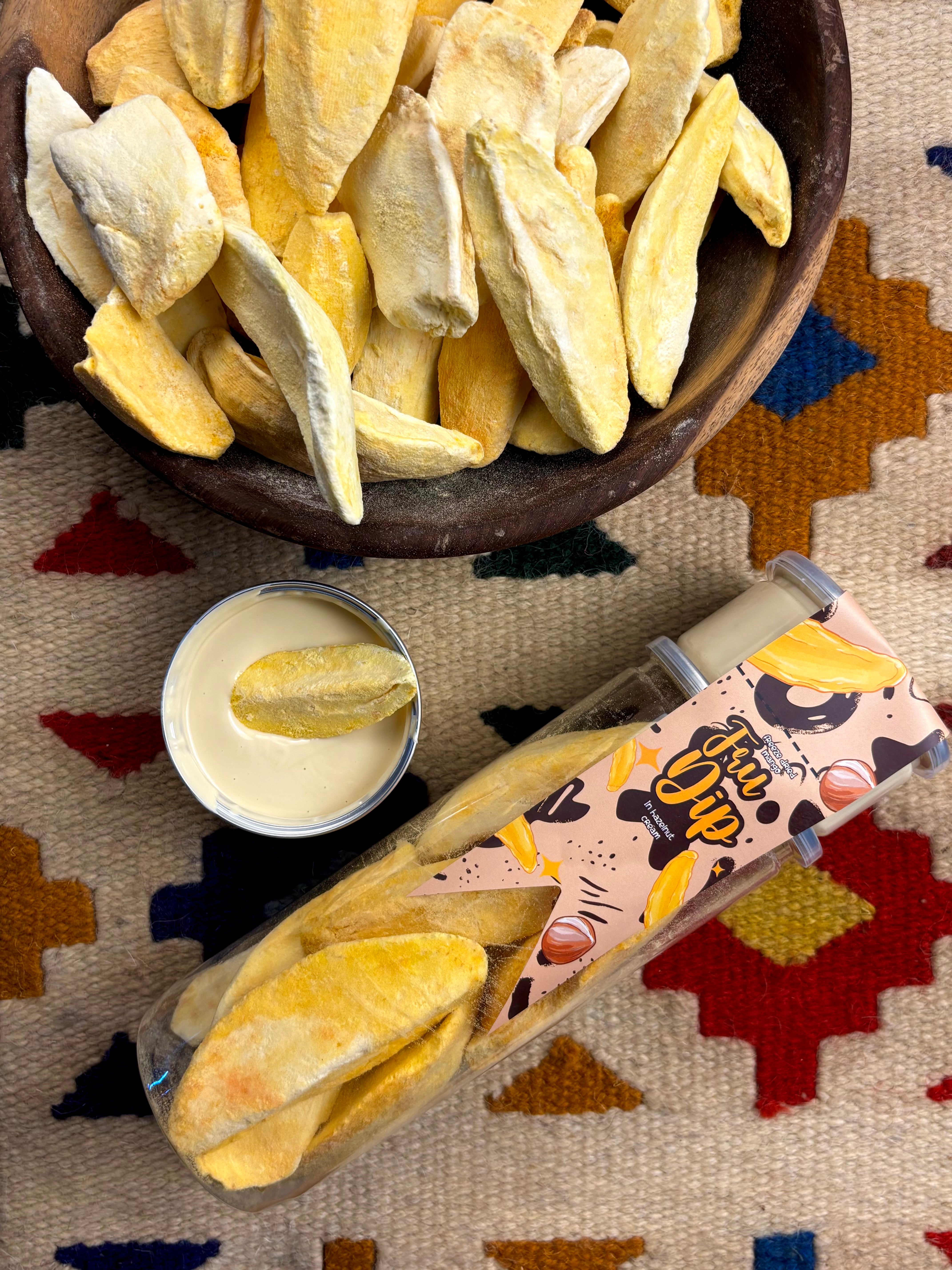 Freeze Dried Mango Wedges with Hazelnut Cream (Fru-Dip)
