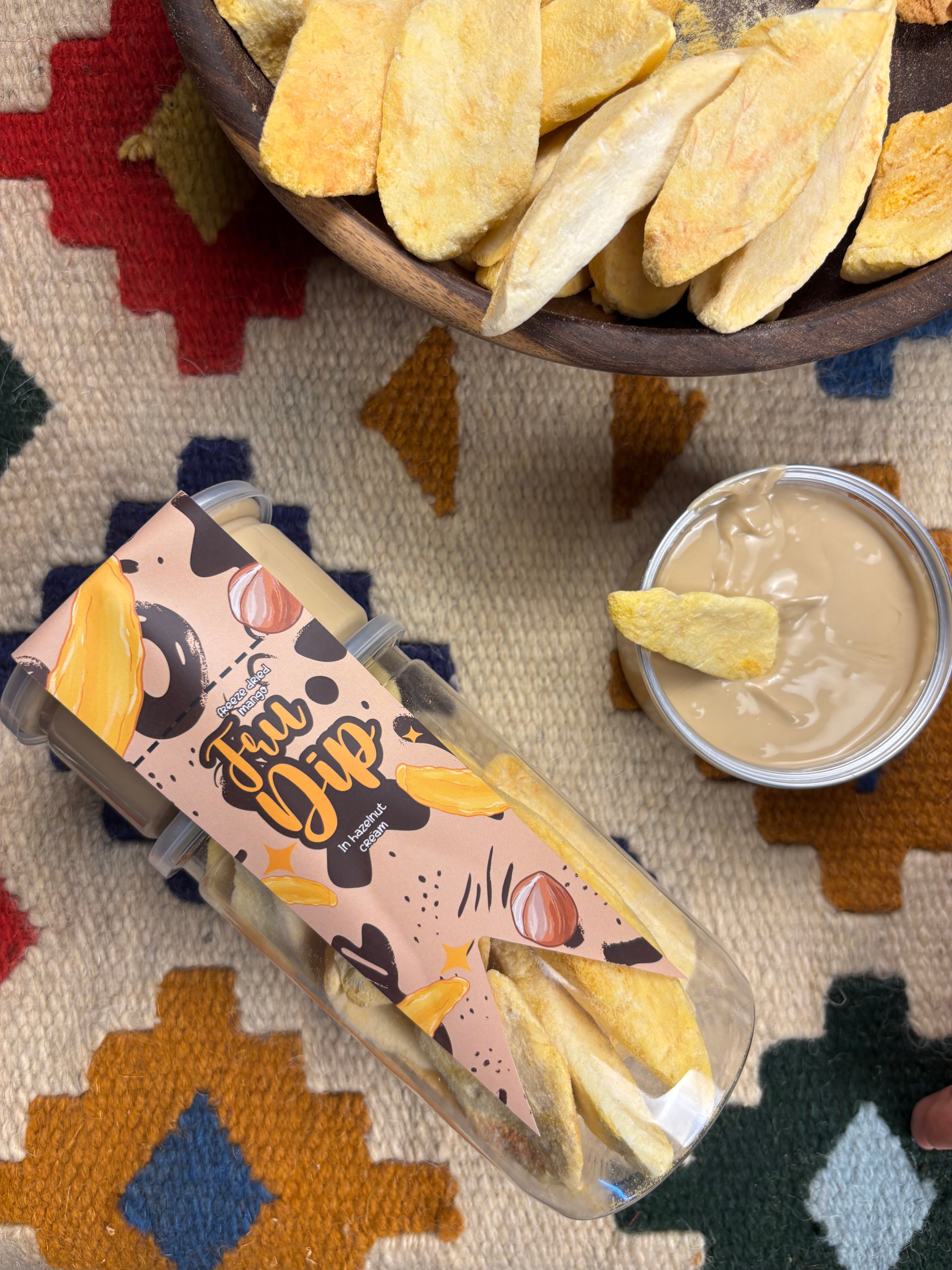 Freeze Dried Mango Wedges with Hazelnut Cream (Fru-Dip)