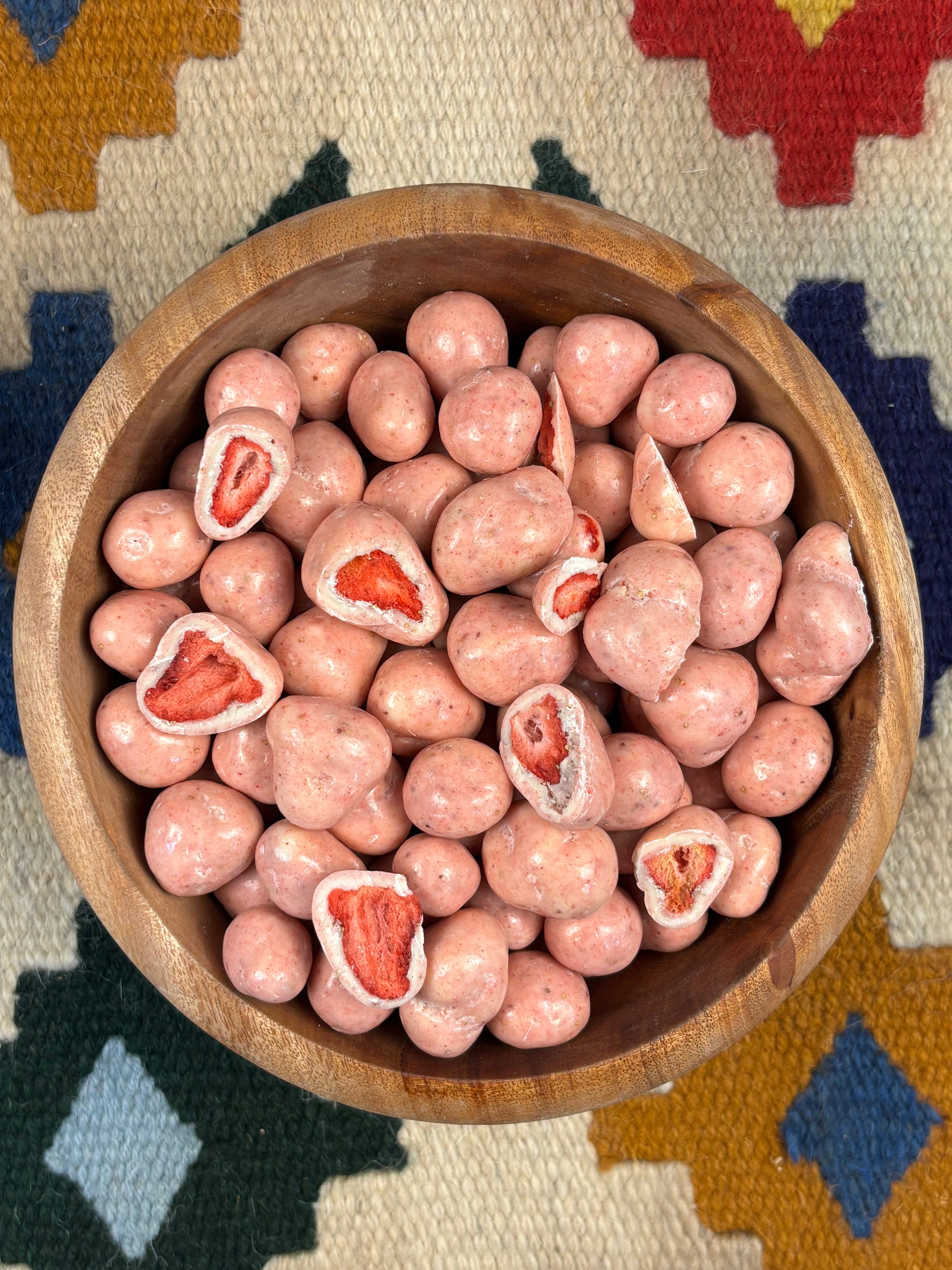 Coated Strawberry with chocolate flavored strawberry powder