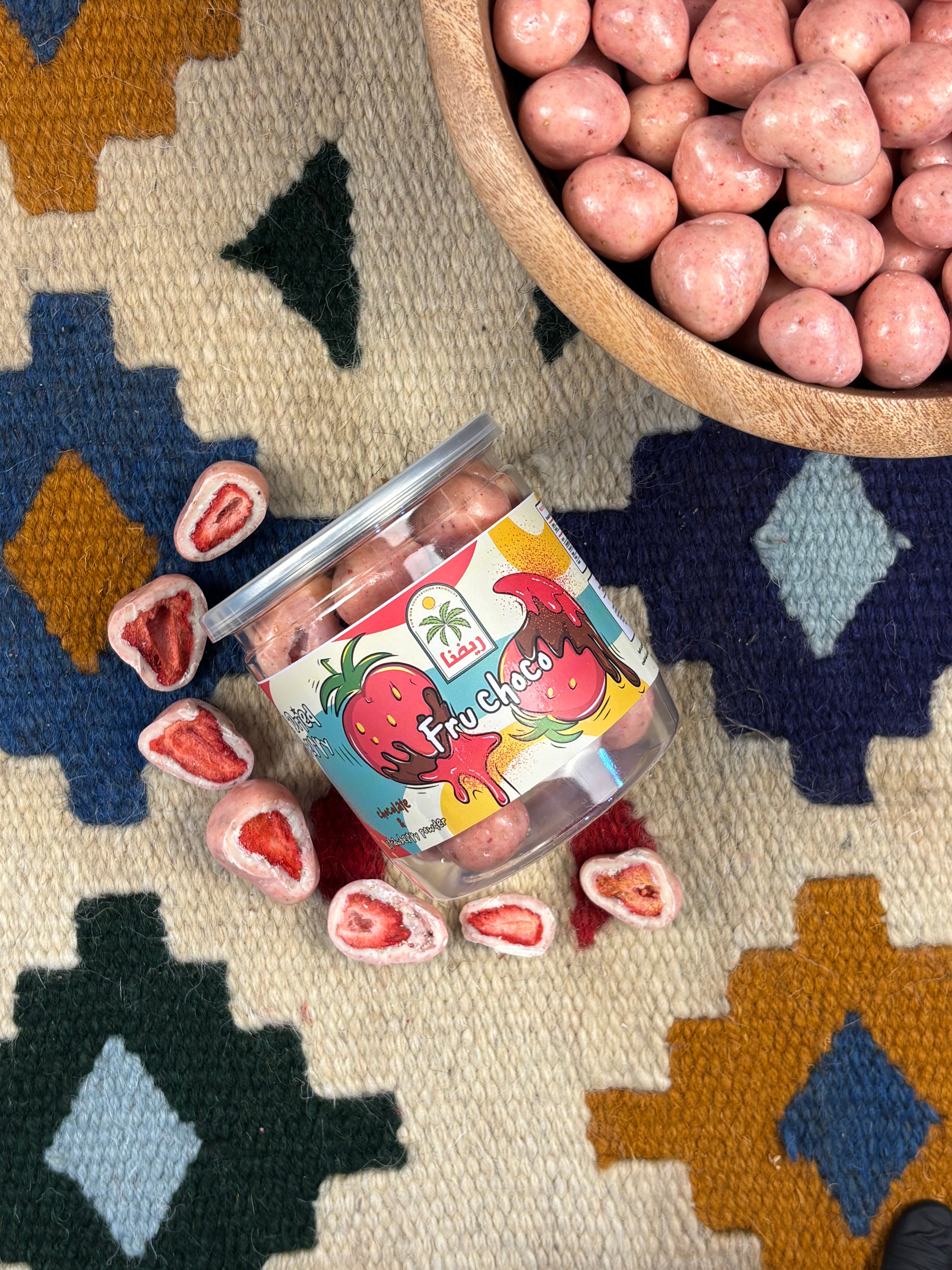 Coated Strawberry with chocolate flavored strawberry powder