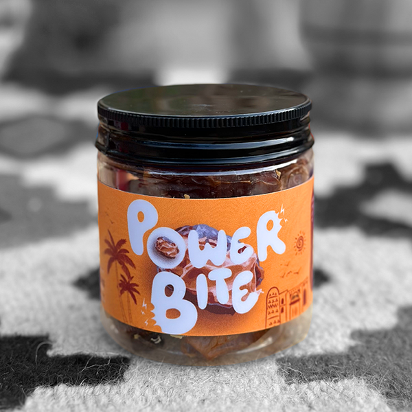 Power bite (medjool filled with peanut butter)