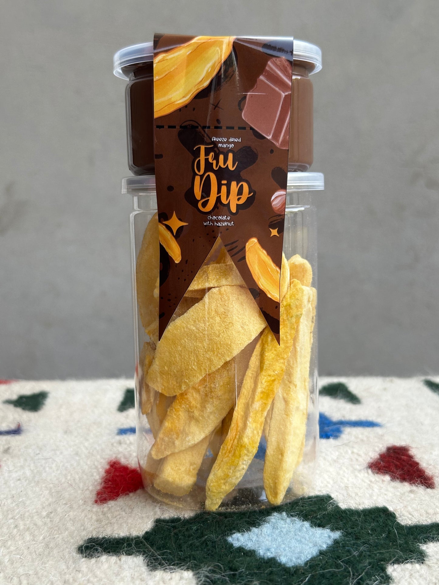 Freeze Dried Mango in Chocolate with Hazelnut (Fru-Dip)