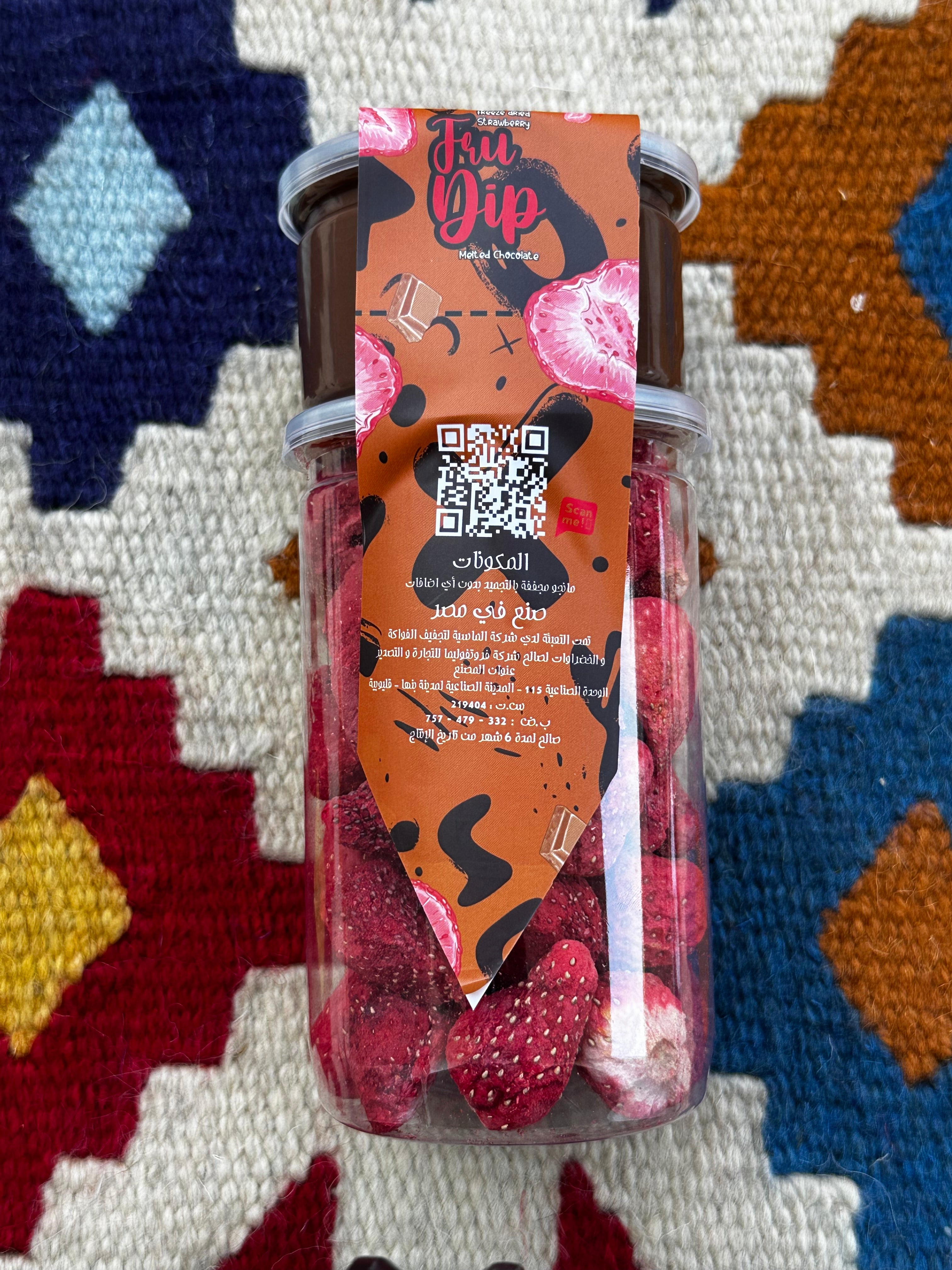 freeze dried strawberries with chocolate