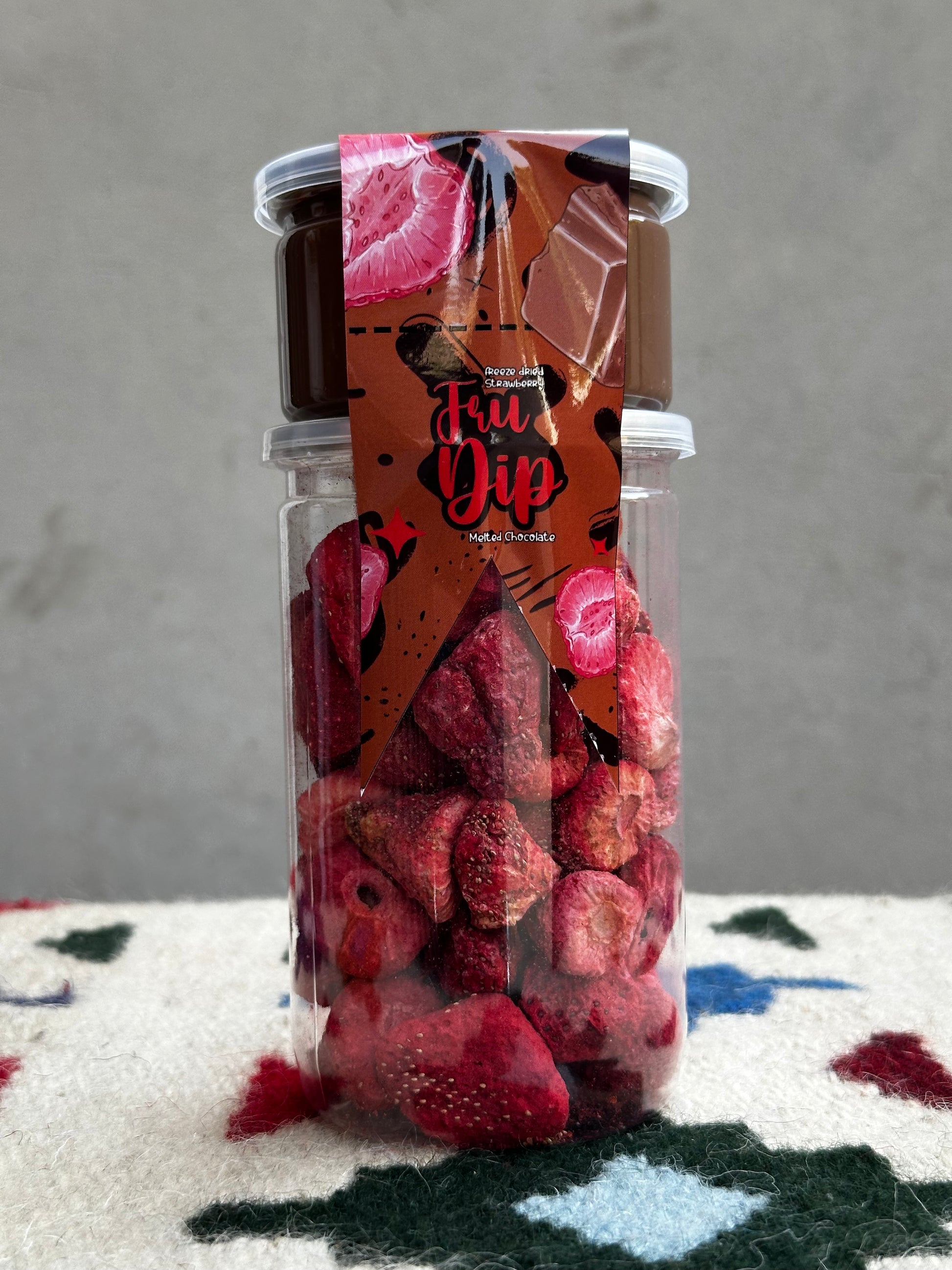 freeze dried strawberries with chocolate